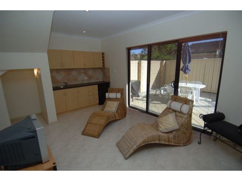 3/3 Fraser Street, Rockingham WA 6168