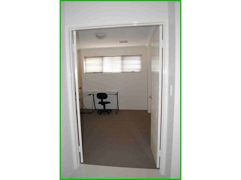 16 Scottsdale Turn, Meadow Springs WA 6210