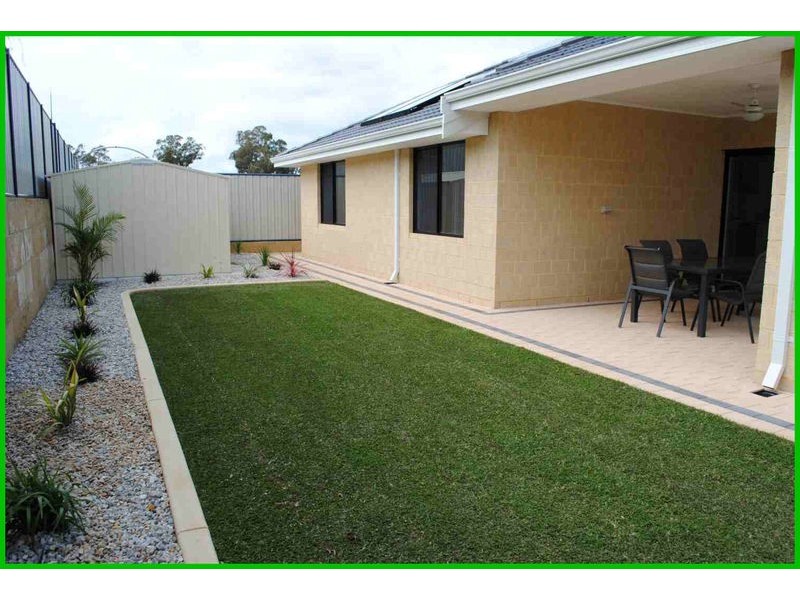 16 Scottsdale Turn, Meadow Springs WA 6210