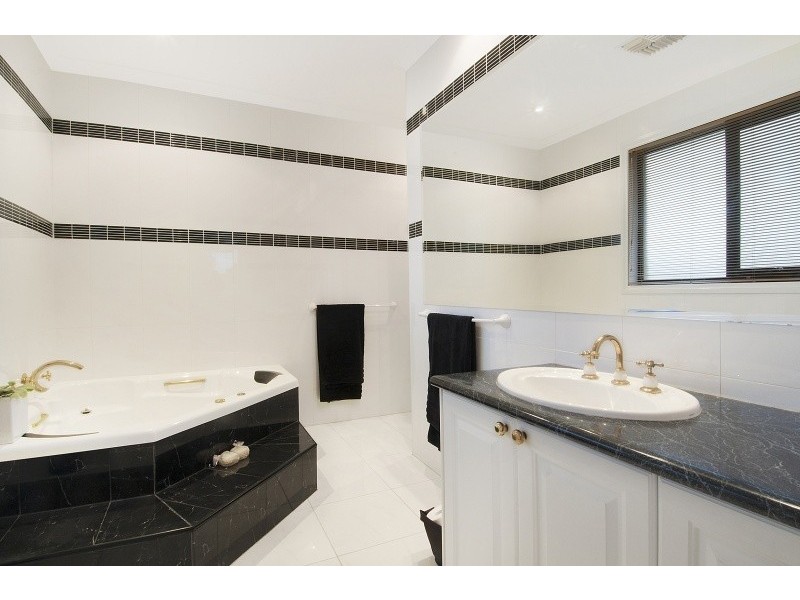 33 – 34  Rockman Court, Narre Warren North VIC 3804