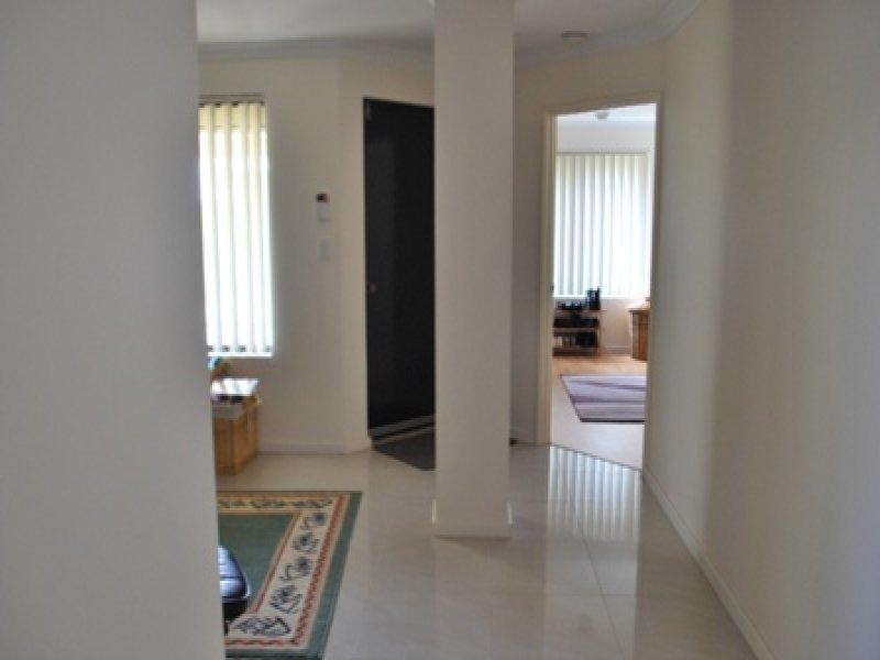 7 Higgs Court, Brookdale WA 6112