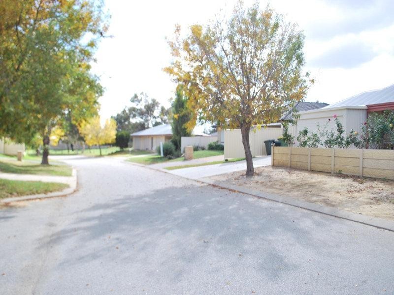 7 Higgs Court, Brookdale WA 6112