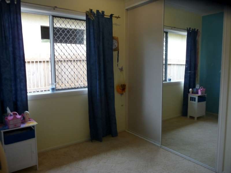 8 Raphis Close, Kamerunga QLD 4870