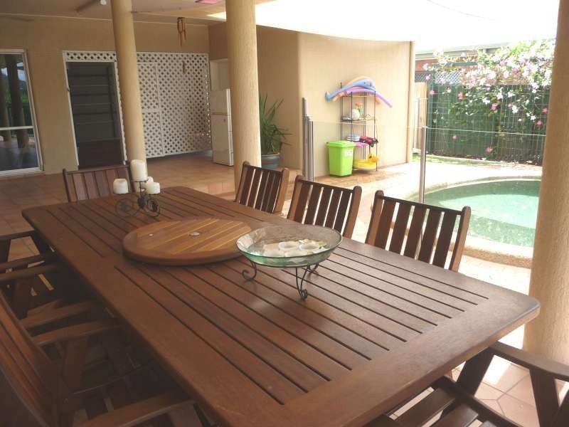 8 Raphis Close, Kamerunga QLD 4870
