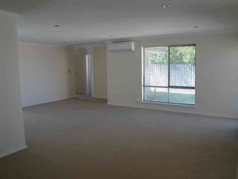 92 Woodhall St, Stirling WA 6021