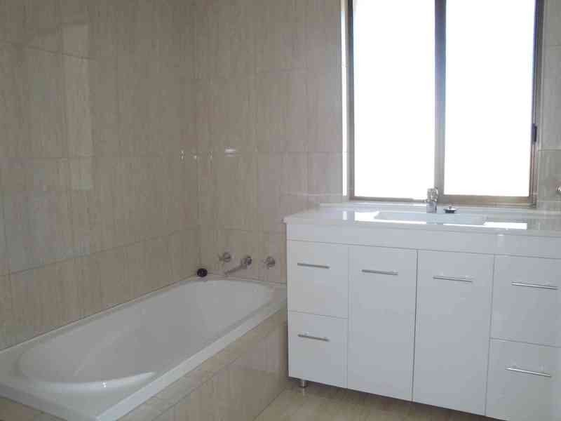 92 Woodhall St, Stirling WA 6021