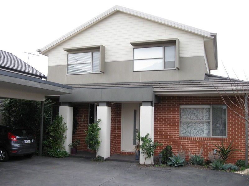 2/2 Manly Court, Coburg North VIC 3058