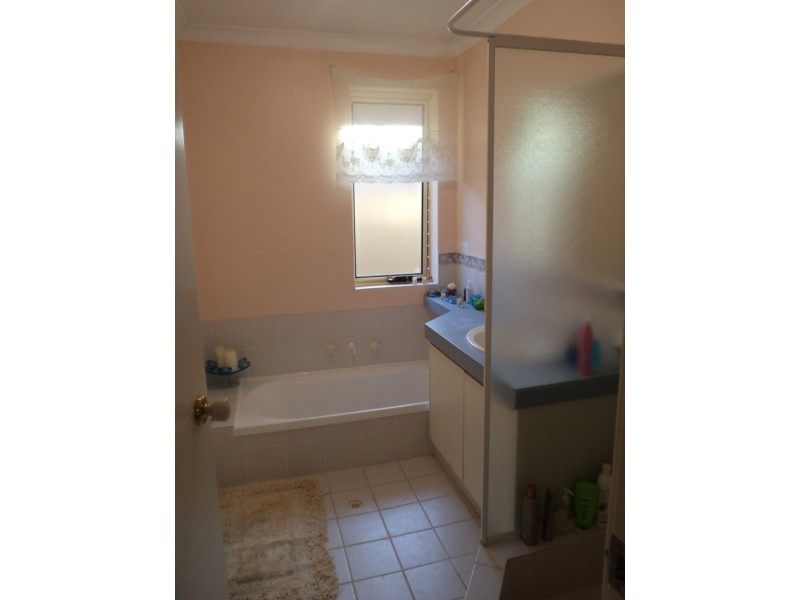 4 Shoalhaven Place, Waikiki WA 6169