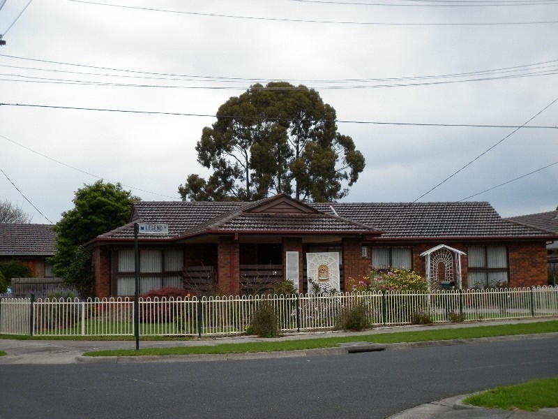 25 Gauntlet Avenue, Glen Waverley VIC 3150