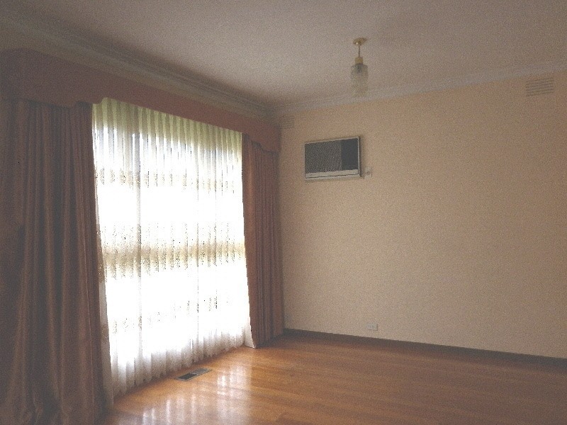 25 Gauntlet Avenue, Glen Waverley VIC 3150