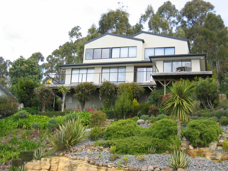 7 Bimbadeen Court, West Hobart TAS 7000