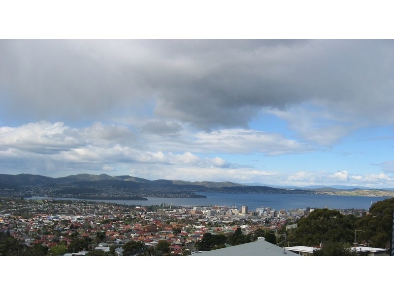 7 Bimbadeen Court, West Hobart TAS 7000