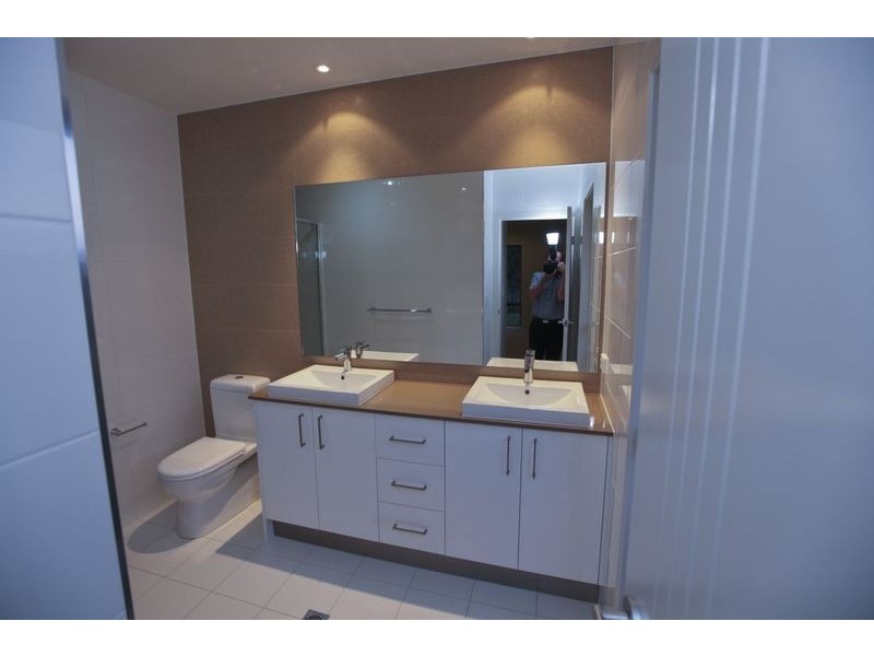 16  Bunderoo Circuit, Pimpama QLD 4209