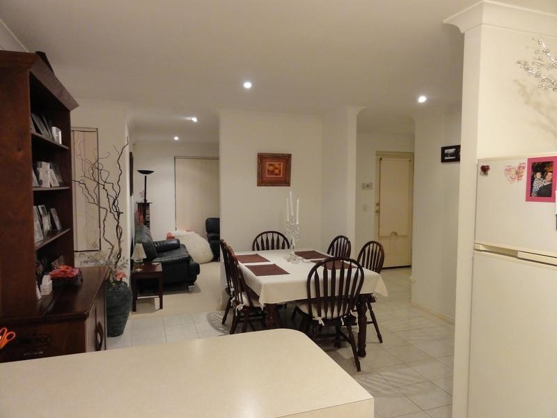 2/21 Quondong Street, Nollamara WA 6061