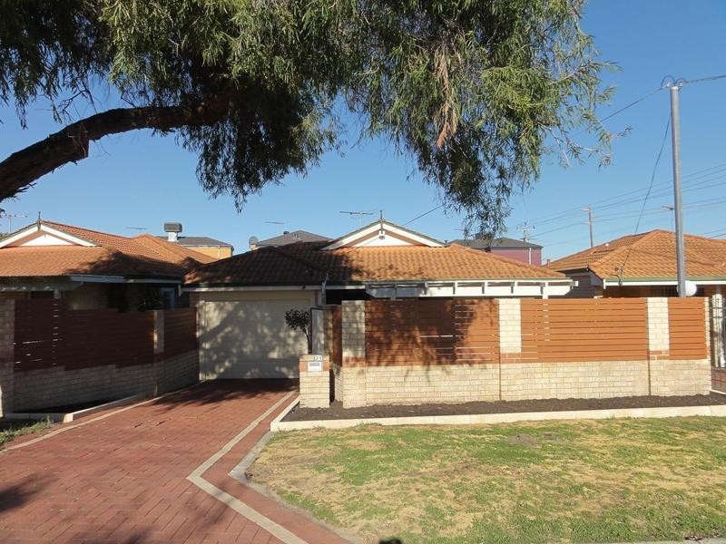 2/21 Quondong Street, Nollamara WA 6061