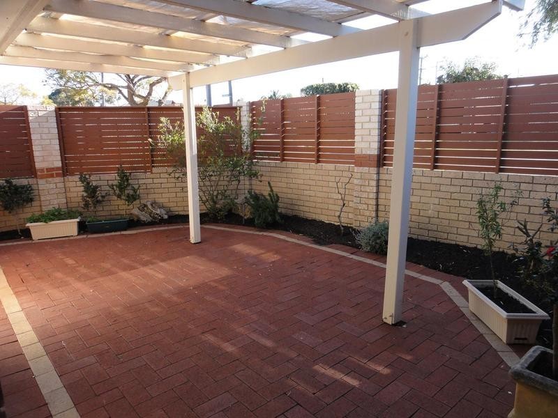 2/21 Quondong Street, Nollamara WA 6061