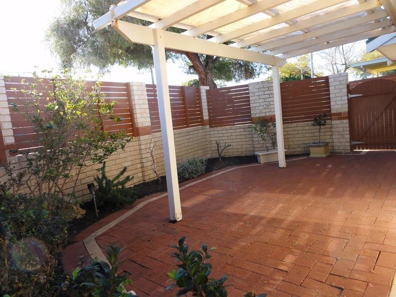 2/21 Quondong Street, Nollamara WA 6061