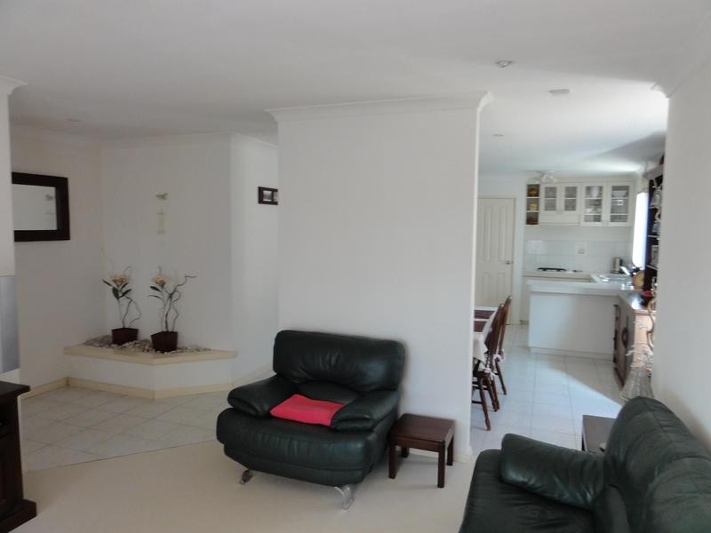 2/21 Quondong Street, Nollamara WA 6061