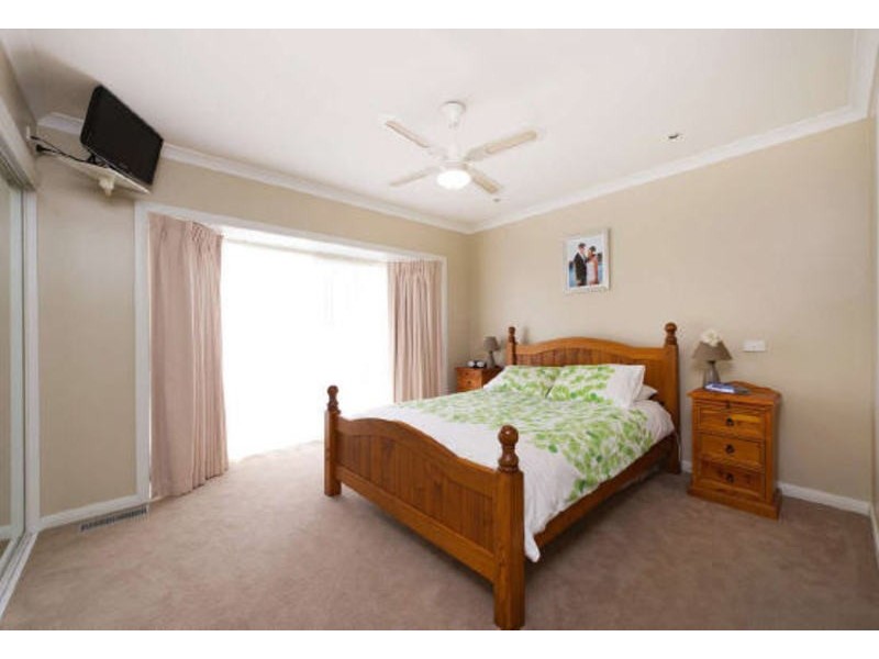 9 Egerton Ave, Cheltenham VIC 3192