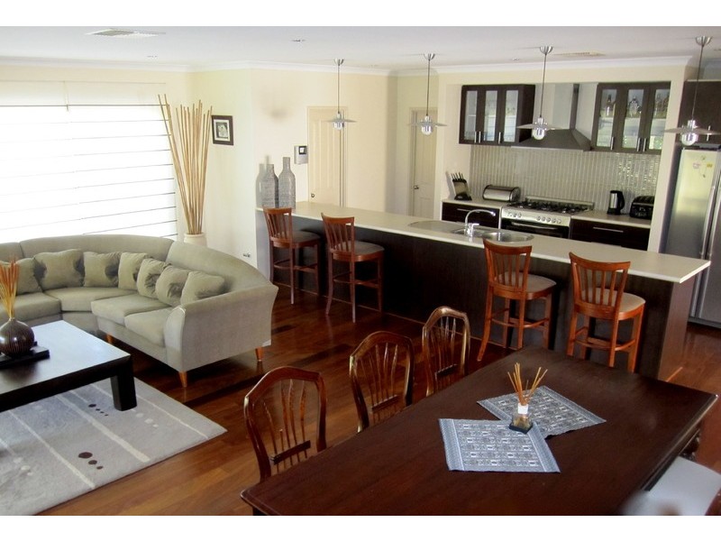 23 Wexcombe Way, Aveley WA 6069