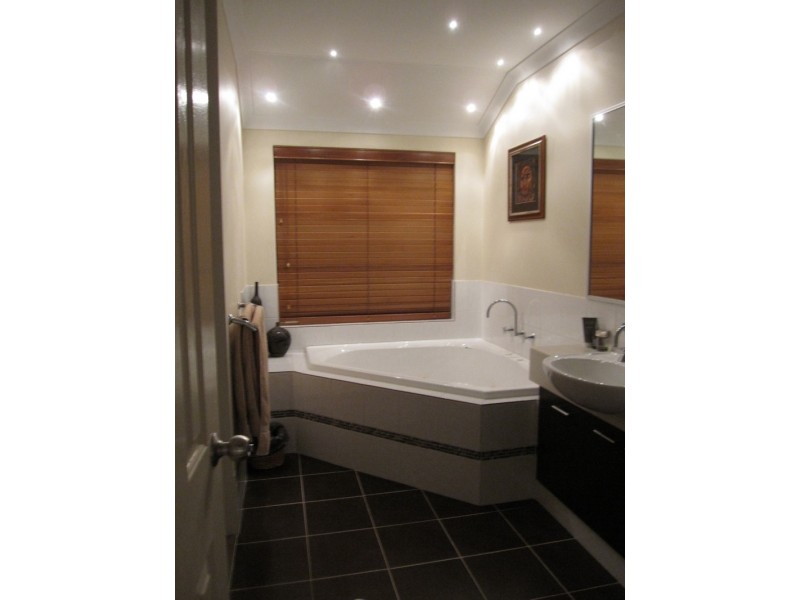 23 Wexcombe Way, Aveley WA 6069