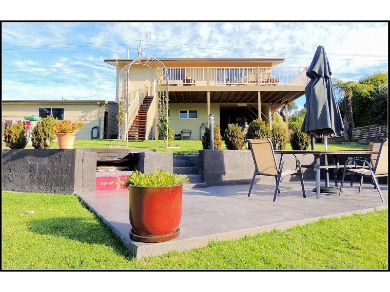 31 Binalong Street, Dalmeny NSW 2546