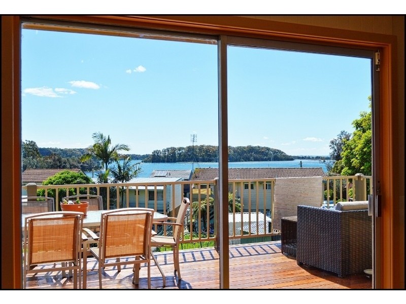 31 Binalong Street, Dalmeny NSW 2546