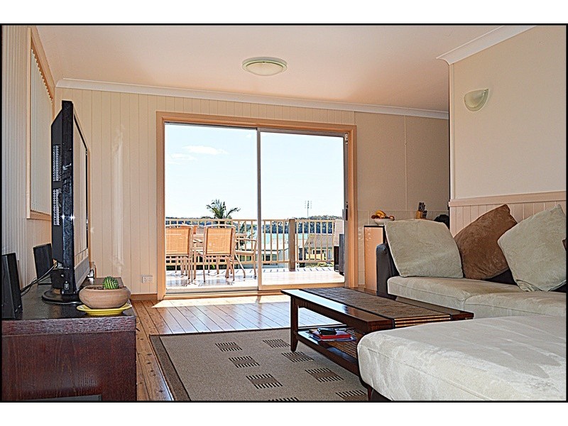 31 Binalong Street, Dalmeny NSW 2546