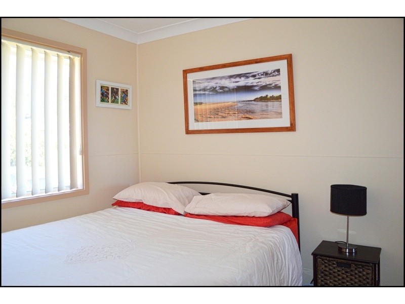 31 Binalong Street, Dalmeny NSW 2546