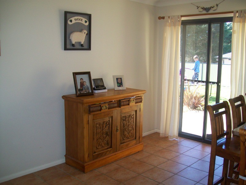 16 Johnston Cres, Blayney NSW 2799