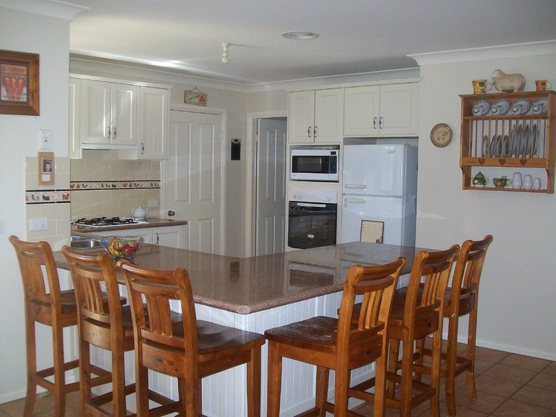 16 Johnston Cres, Blayney NSW 2799