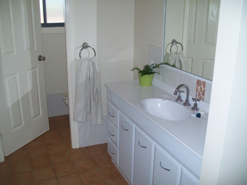 16 Johnston Cres, Blayney NSW 2799