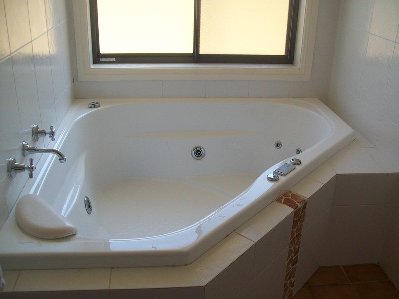 16 Johnston Cres, Blayney NSW 2799