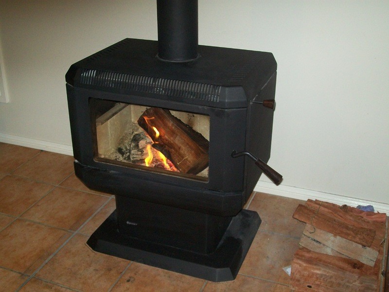 16 Johnston Cres, Blayney NSW 2799