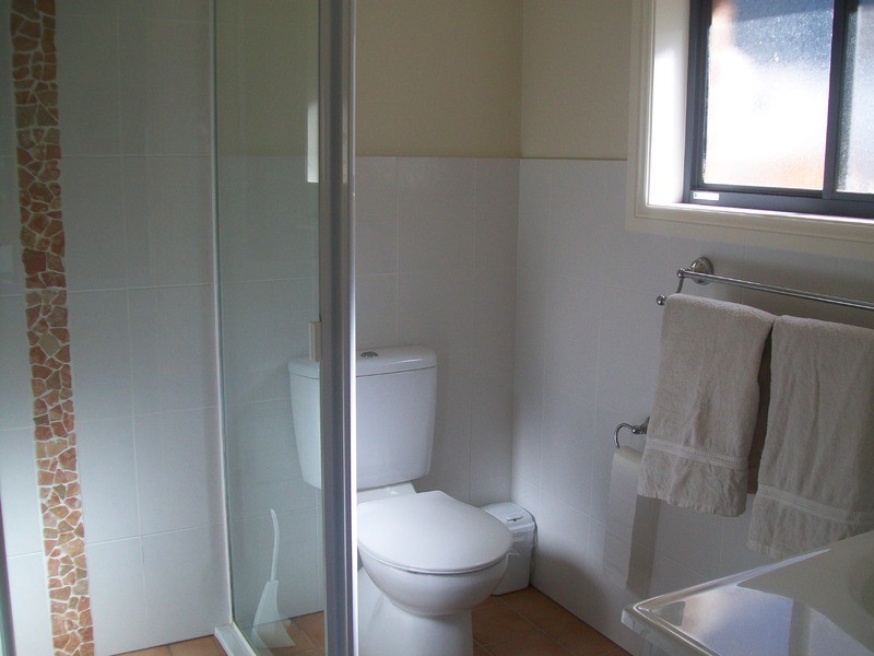 16 Johnston Cres, Blayney NSW 2799