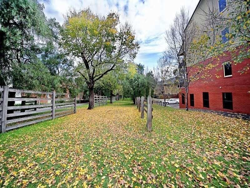 9/1-13  Gatehouse Drive, Kensington VIC 3031