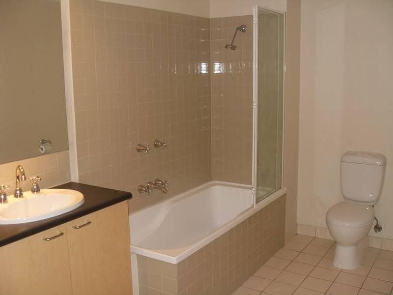 9/1-13  Gatehouse Drive, Kensington VIC 3031