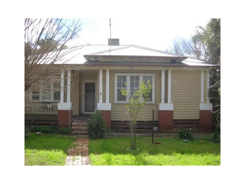 5 Cooper St, Ouyen VIC 3490