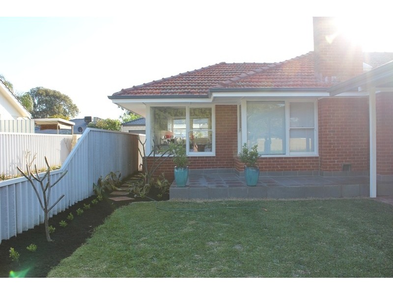 4 Strathearn Road, Forrestfield WA 6058