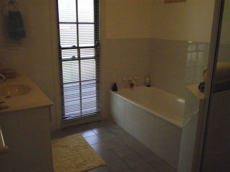 10  Golden Avenue, Tannum Sands QLD 4680