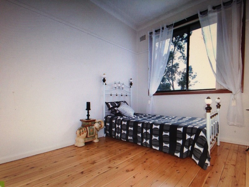 50 Beatus Street, Unanderra NSW 2526