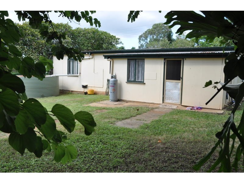 11 Squire Street, Macleay Island QLD 4184