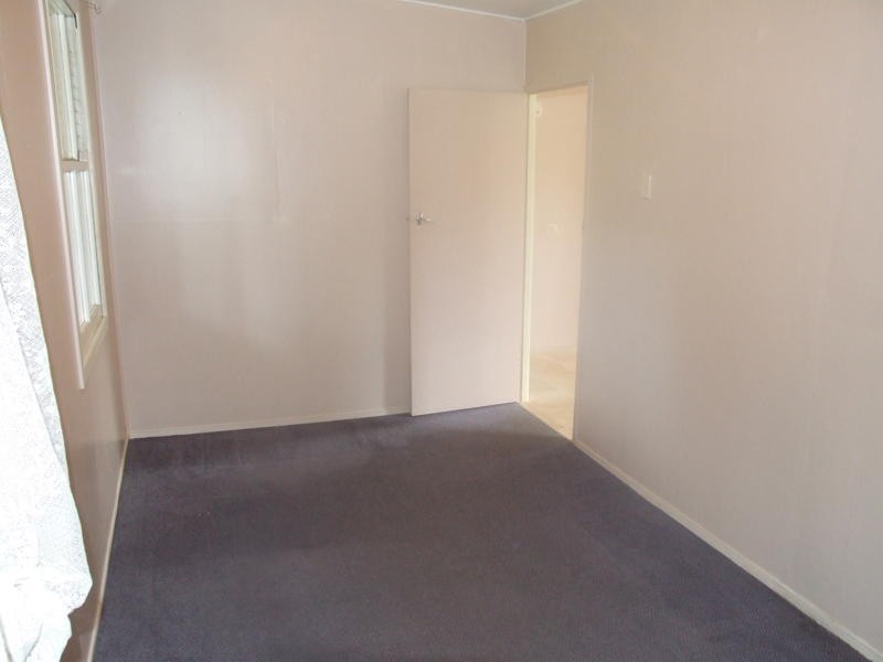 11 Squire Street, Macleay Island QLD 4184