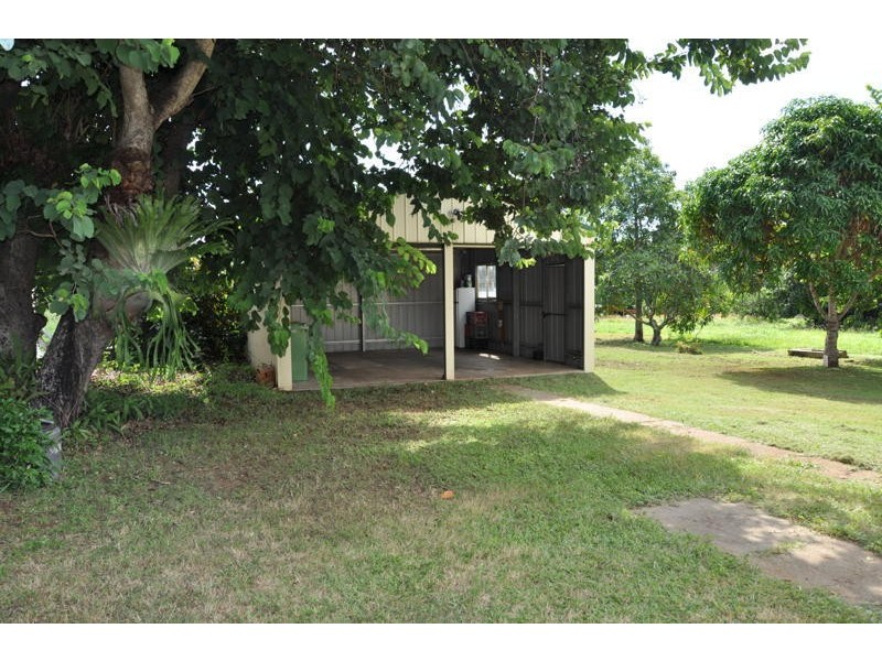 11 Squire Street, Macleay Island QLD 4184