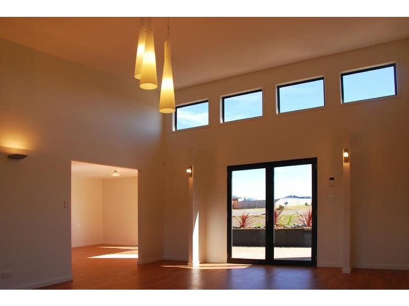 16 Rachel Crescent, Old Beach TAS 7017