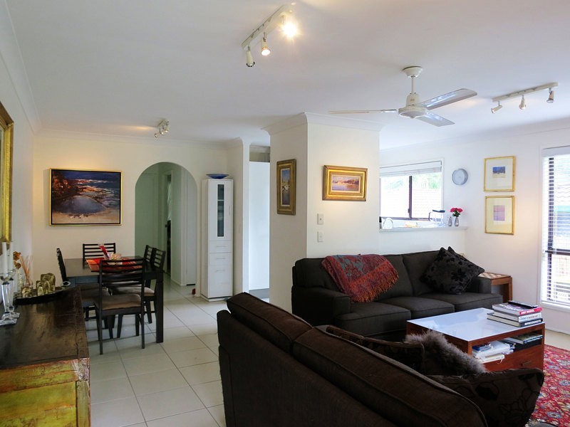 2/12 Corunna Crescent, Ashmore QLD 4214
