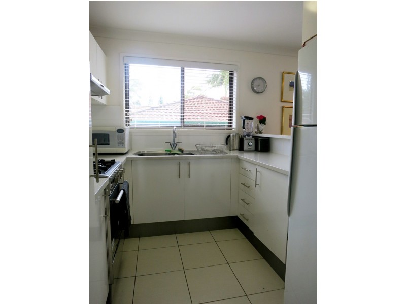 2/12 Corunna Crescent, Ashmore QLD 4214