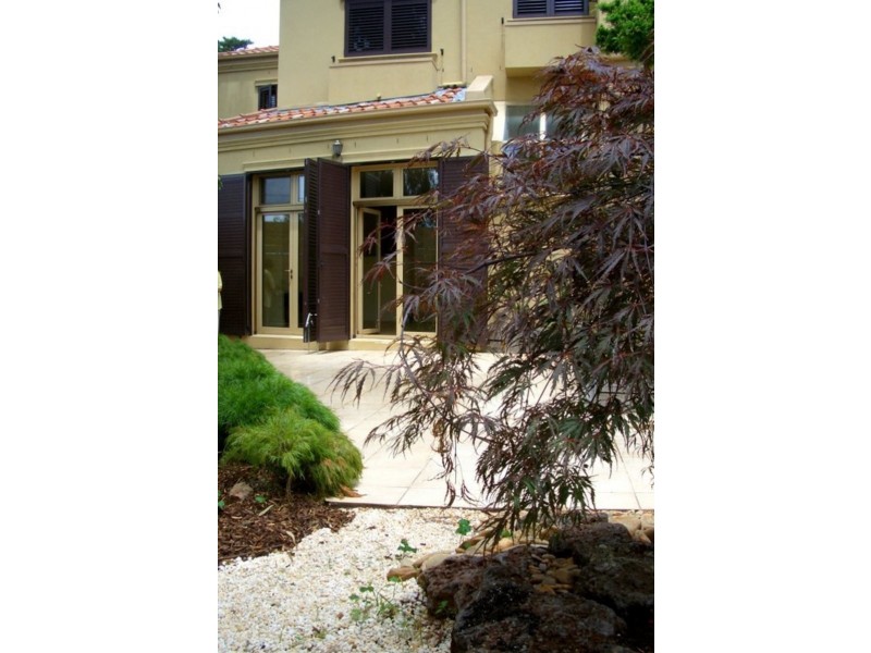 33A Turnbull Avenue, Toorak VIC 3142