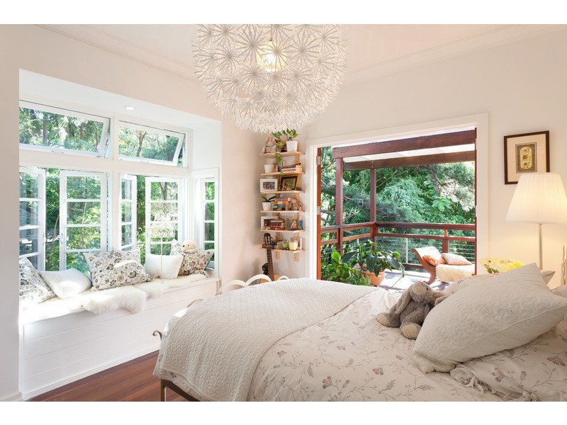 17 Mervyn Grove, St Lucia QLD 4067