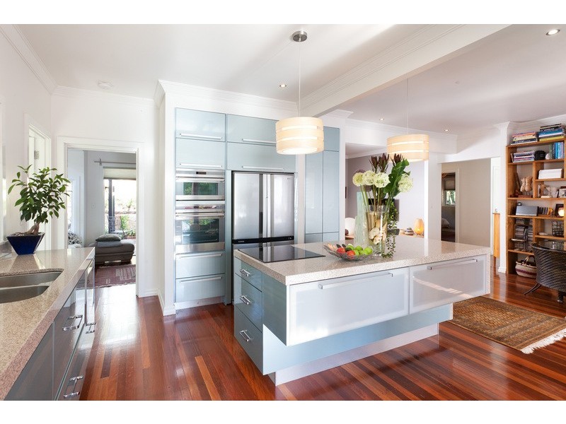 17 Mervyn Grove, St Lucia QLD 4067